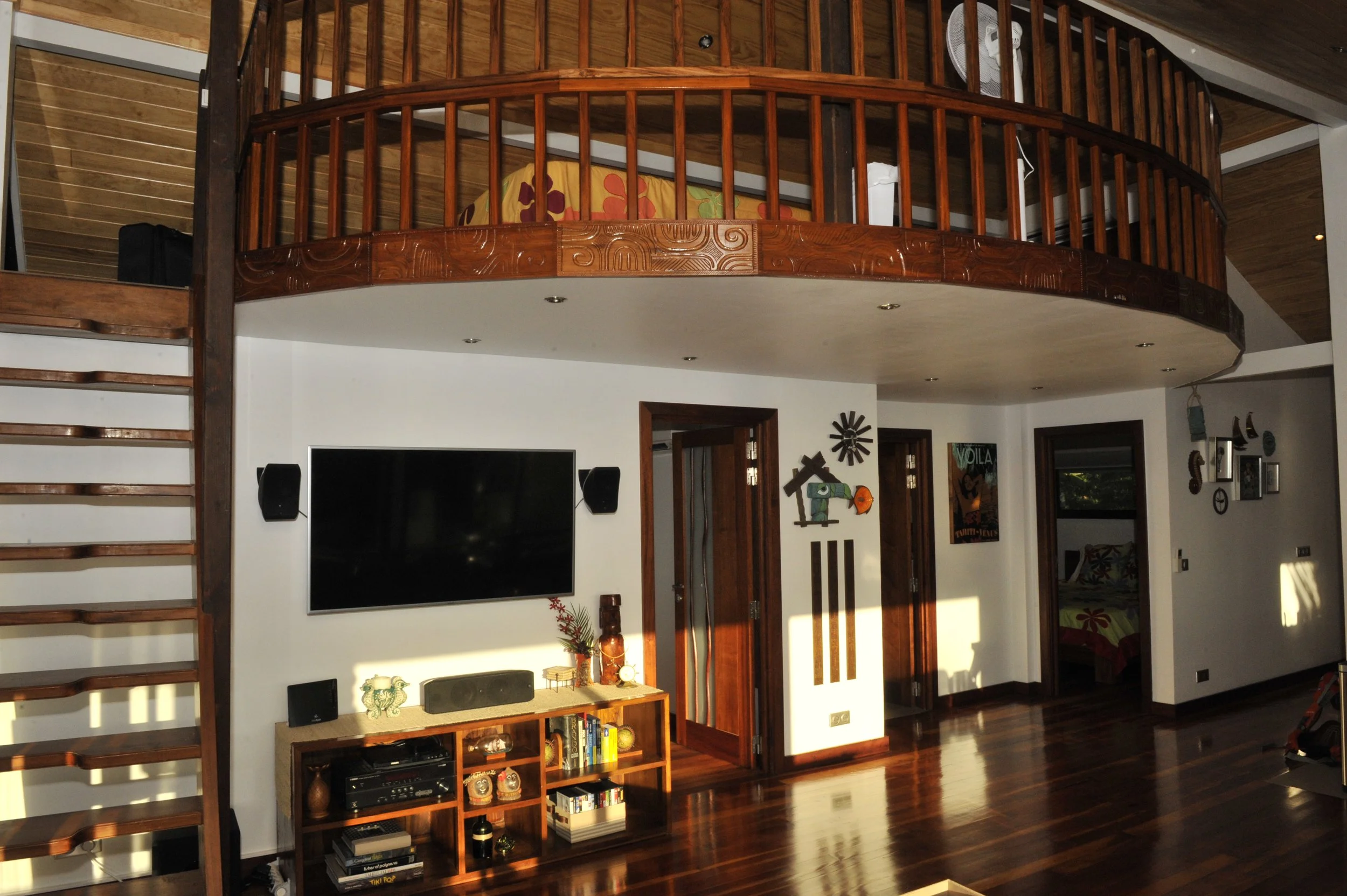 3 Living Room 2.JPG