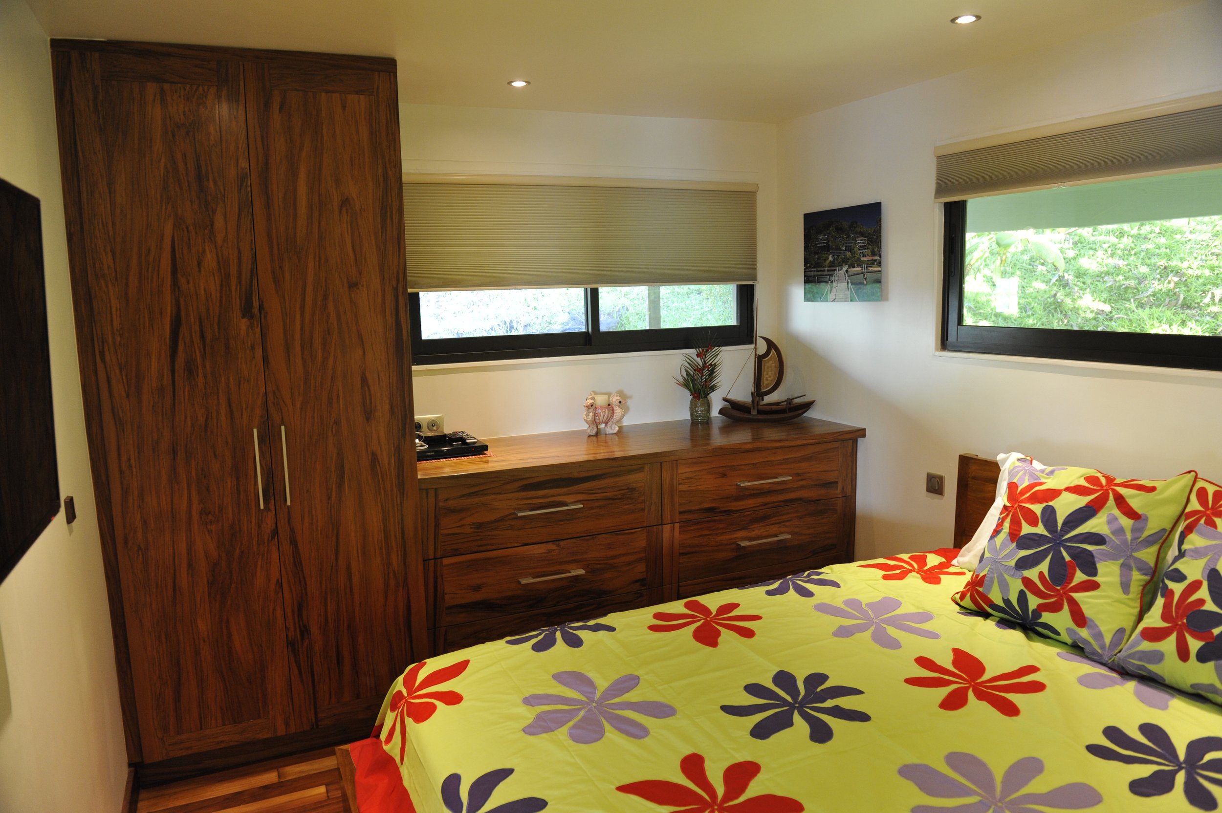 10 Guest Bedroom_3.JPG