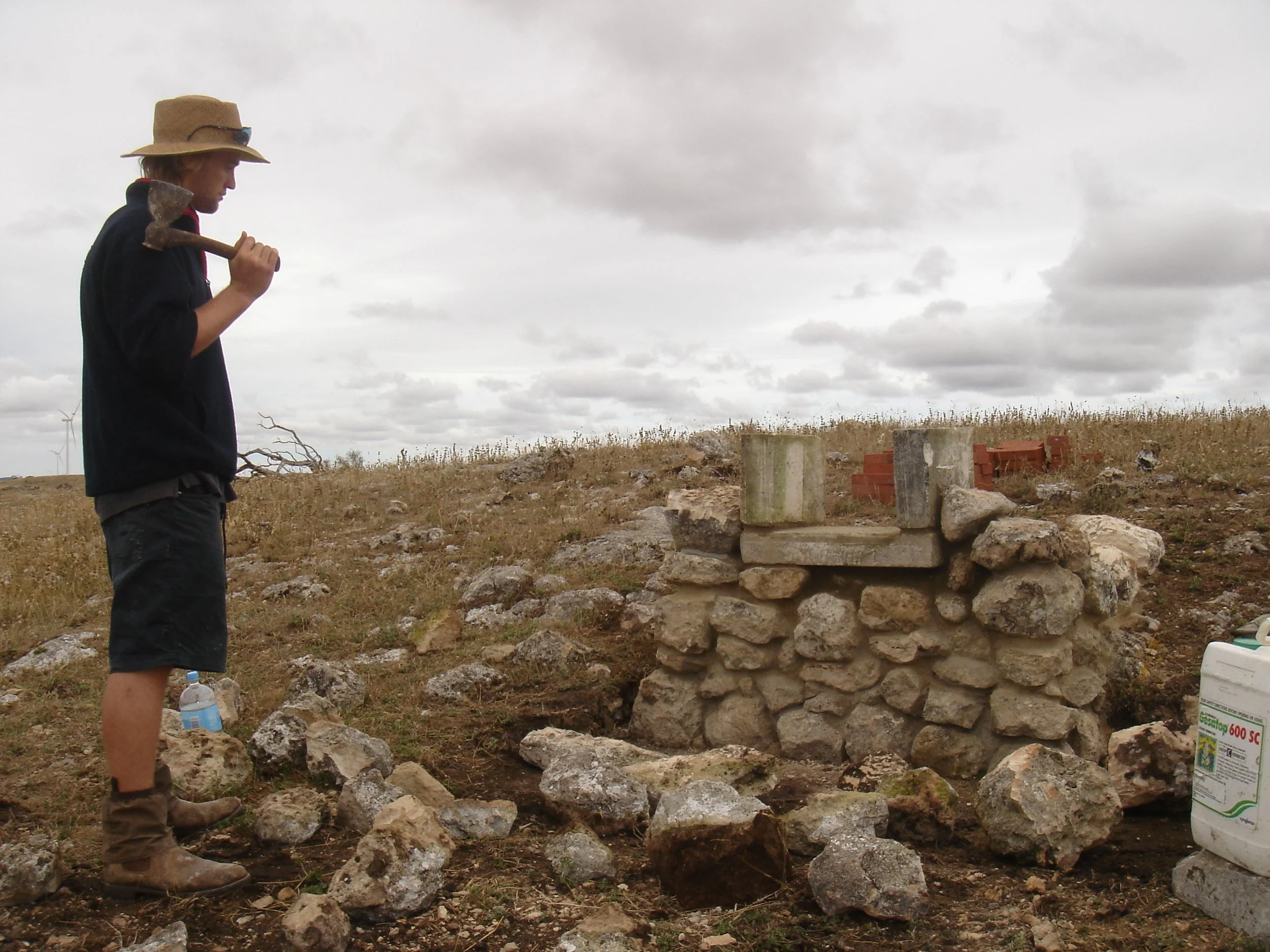 Pizza Oven Beginning 2007.jpg