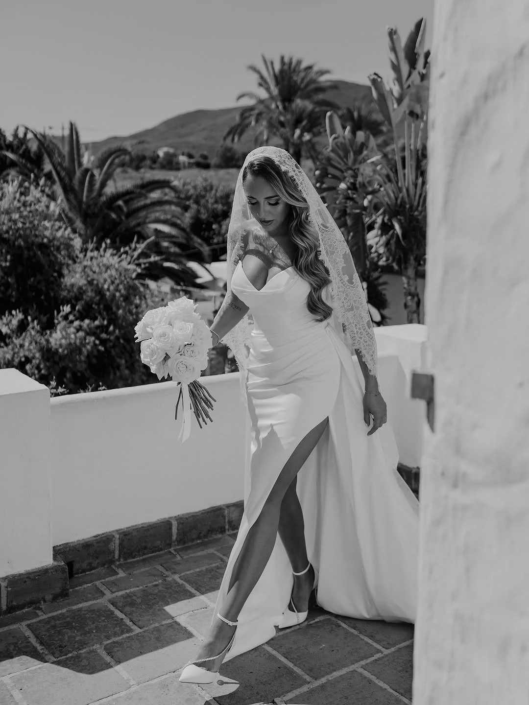 Luxury bridal makeup by Dayna Cerys, international bridal makeup artist based in Southampton, Hampshire.