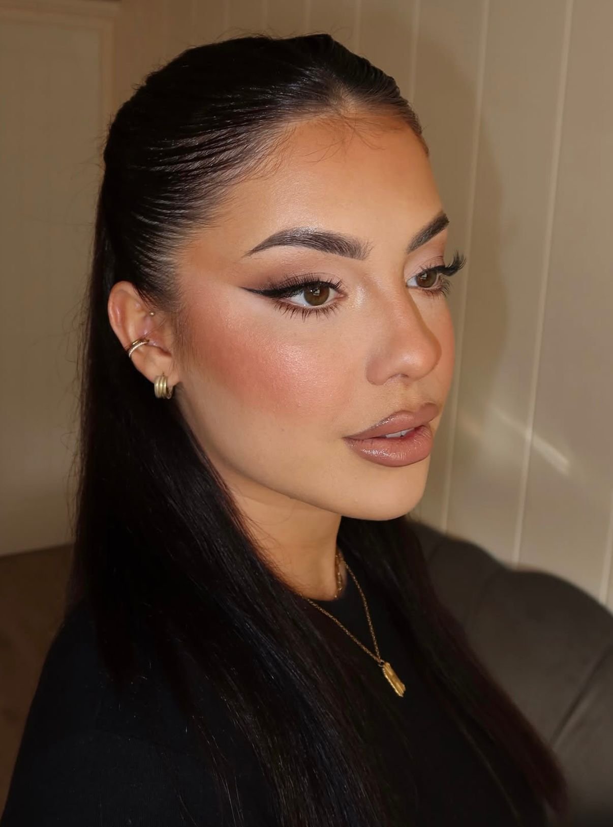 Luxury bridal makeup by Dayna Cerys combining soft definition, glowing skin and timeless elegance.