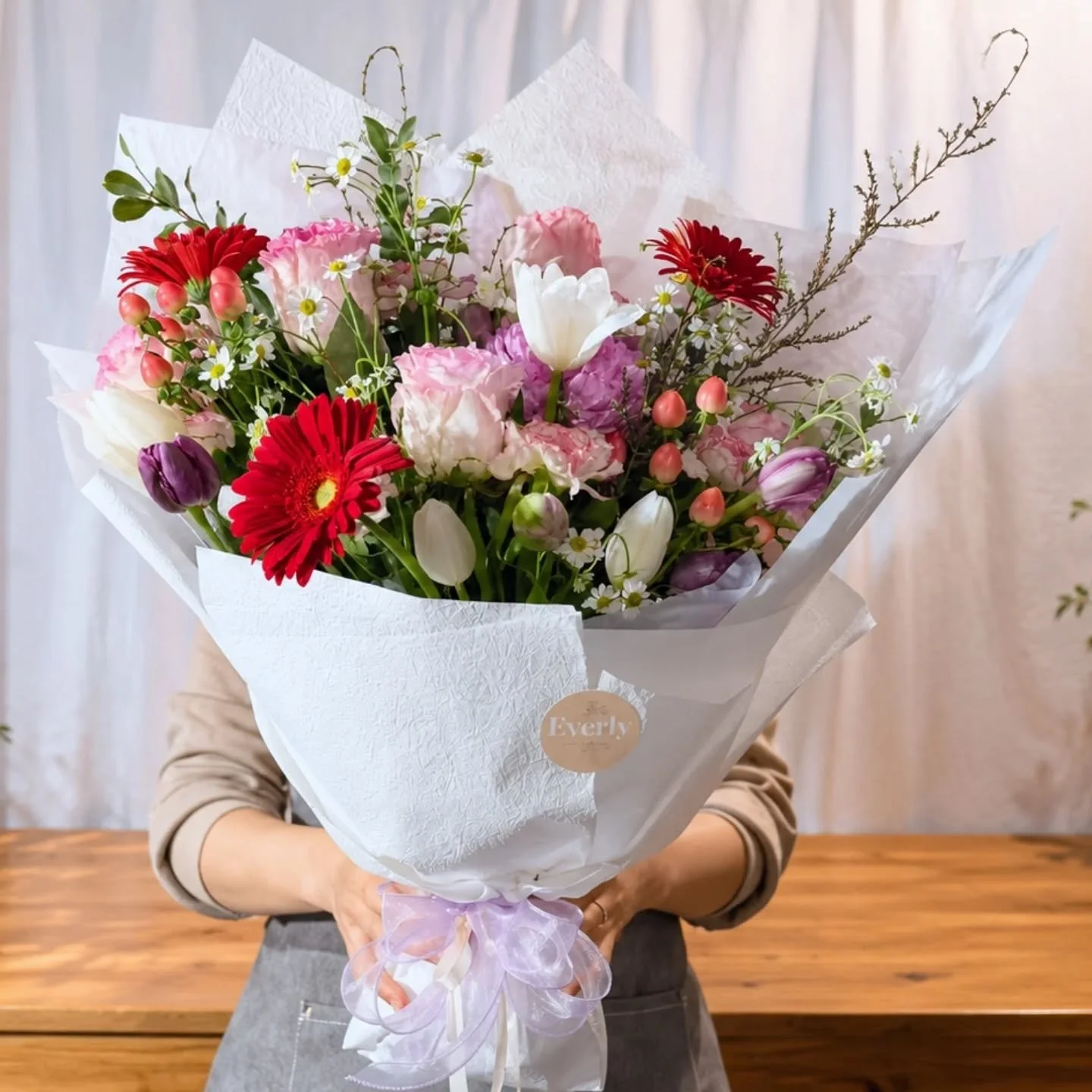 🌸 For Mum

Some flowers are chosen for their beauty.

This bouquet was chosen for everything it represents.

Soft pink roses for gratitude.
Carnations for a mother's unconditional love.
Tulips for happiness and new beginnings.
Gerberas for joy and w