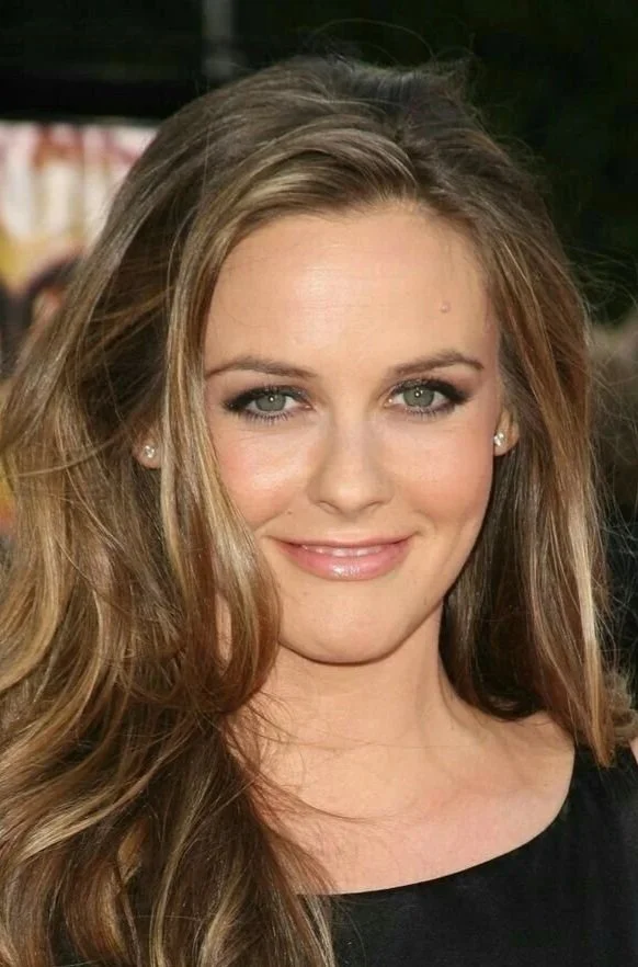 EMFACE used by Alicia Silverstone