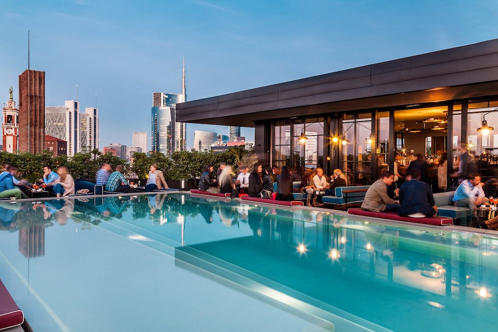 A-cena-da-Ceresio-7-Milano-pools-cokctail-rooftop-thestylelovers.com_.jpg