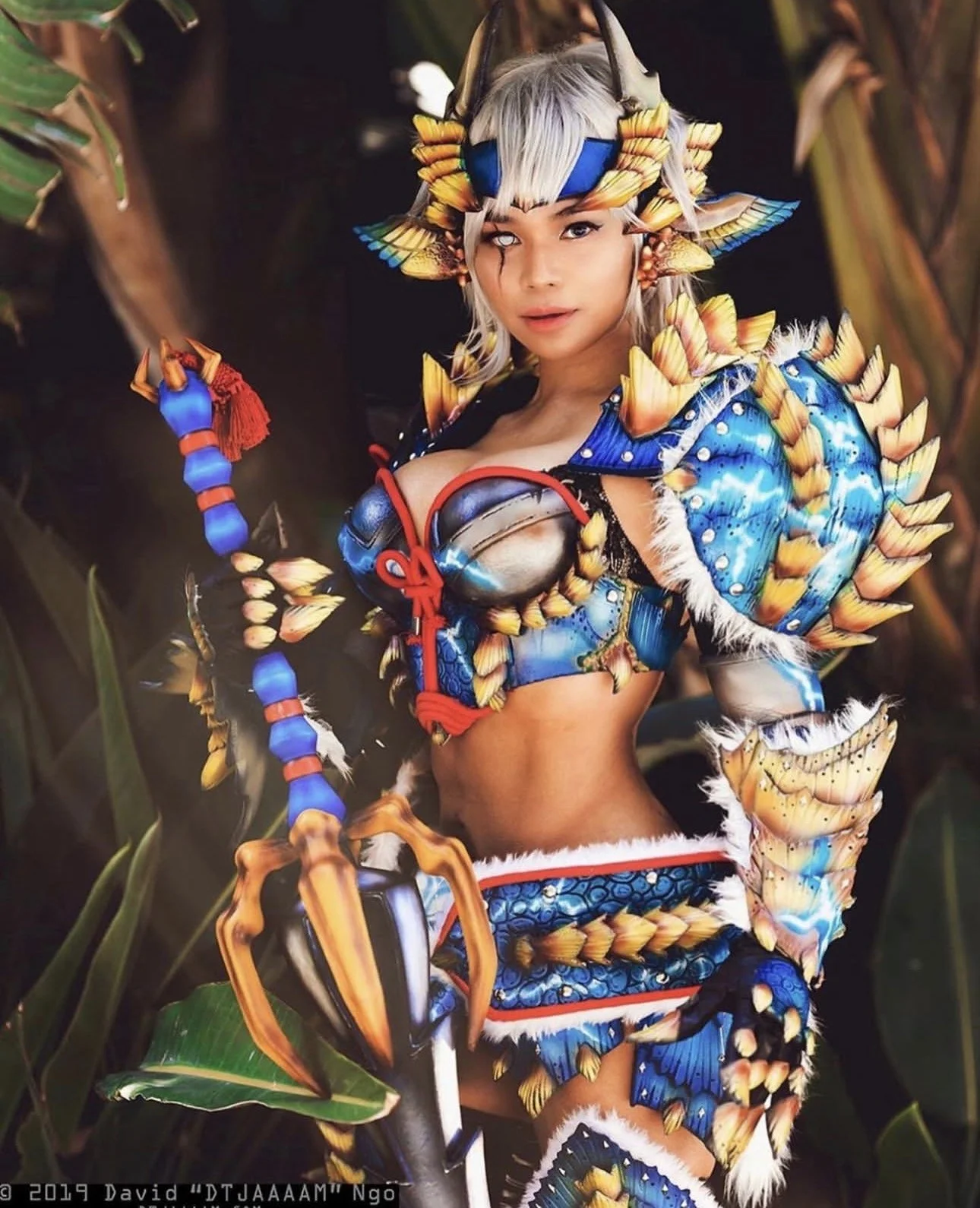 Character: Zinger Armor/
Franchise: Monster Hunter