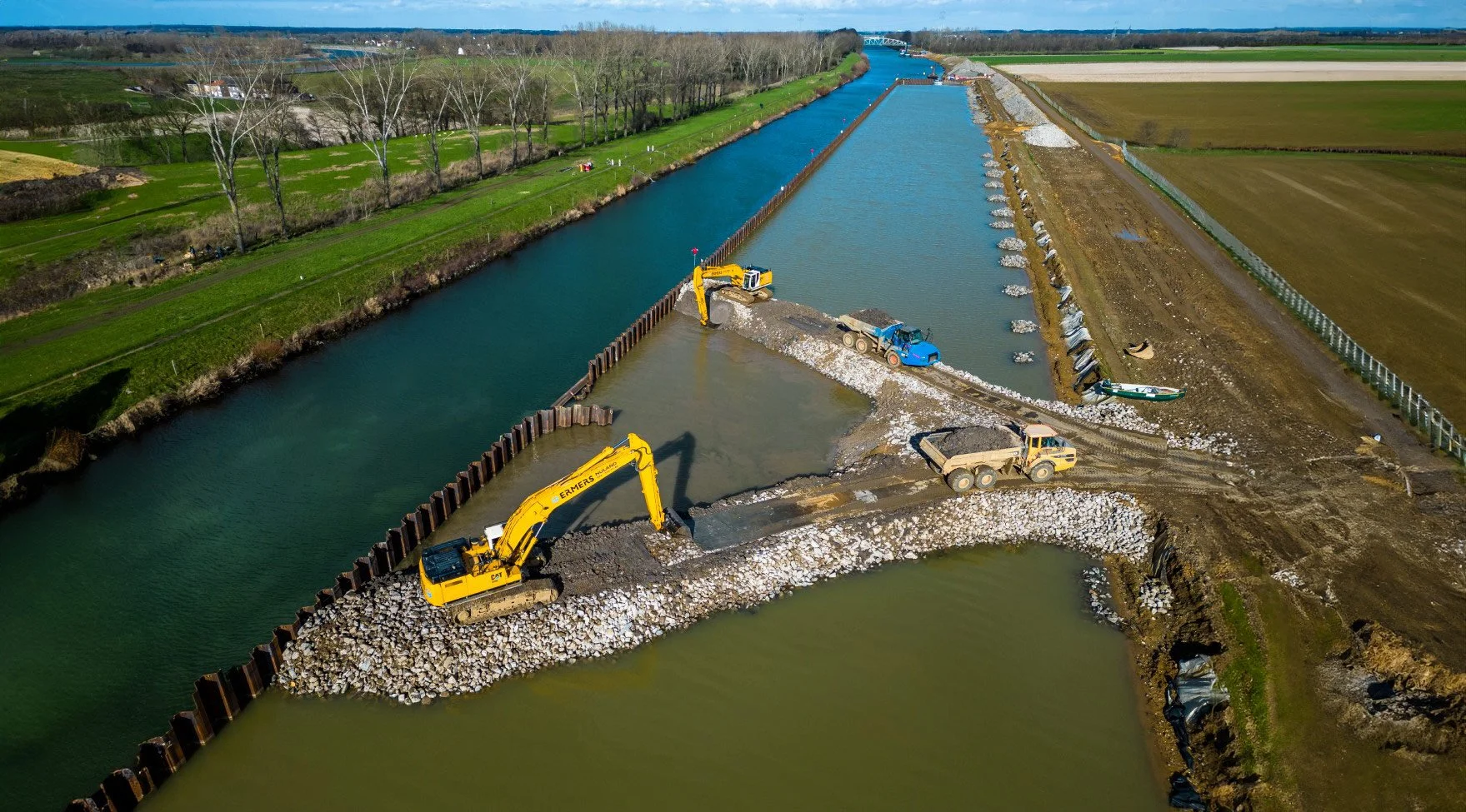 Optimizing navigation in the Juliana Canal