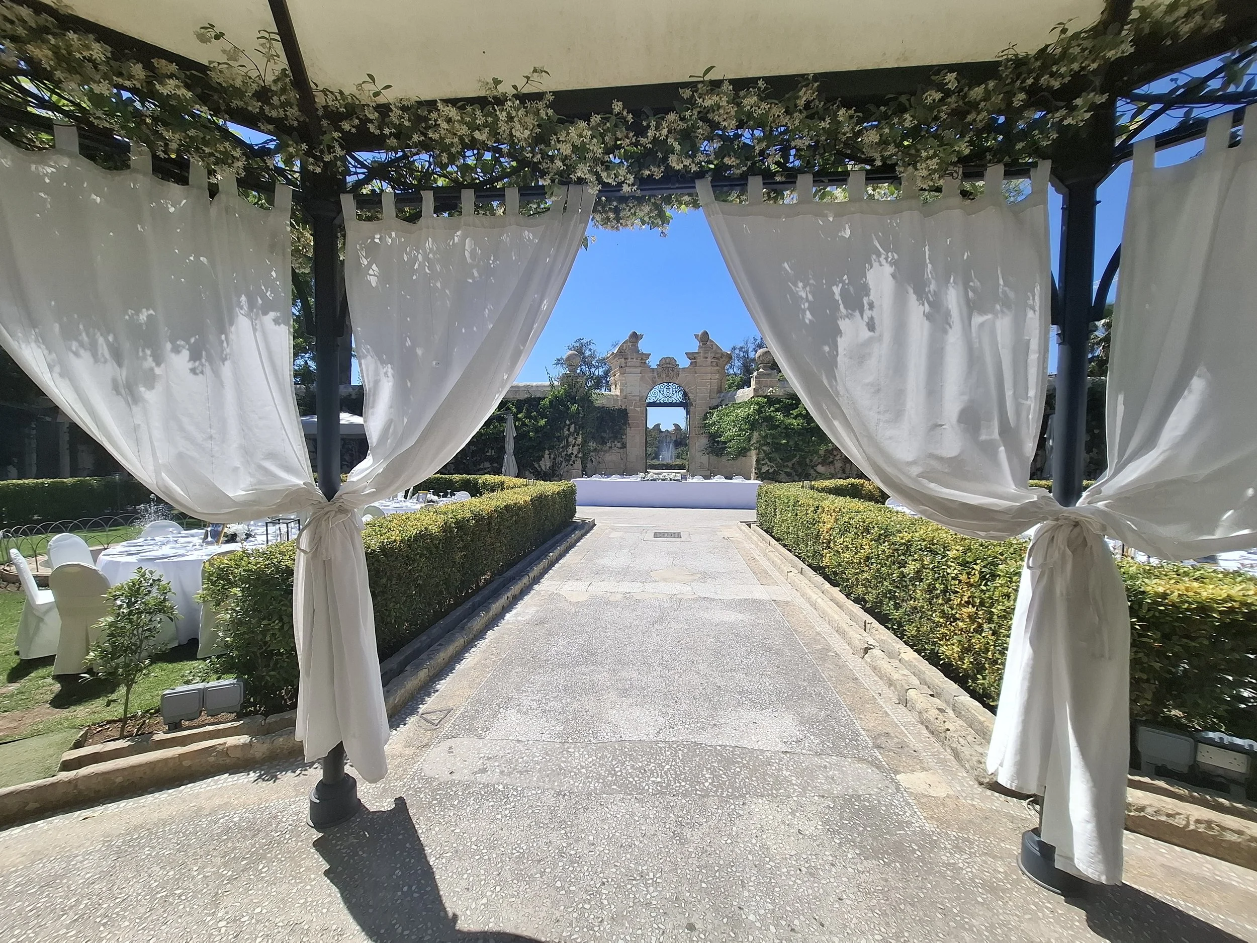 White curtains.jpg