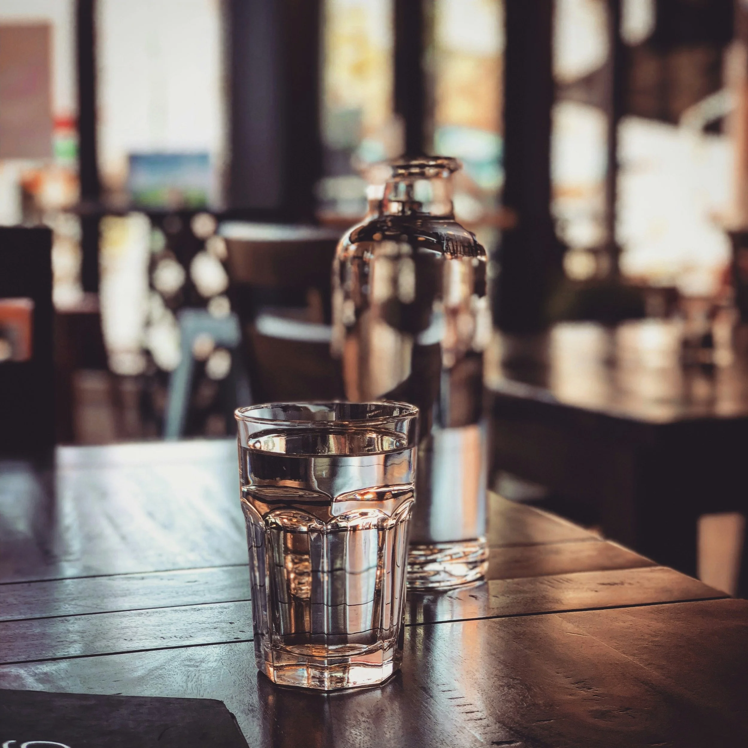 Waarom steeds meer bedrijven kiezen voor natuurlijk mineraalwater