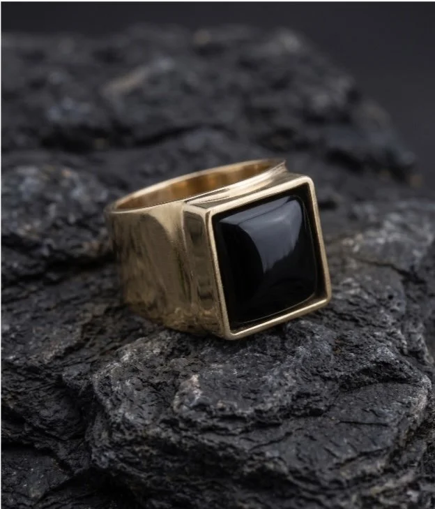 The Square Onyx