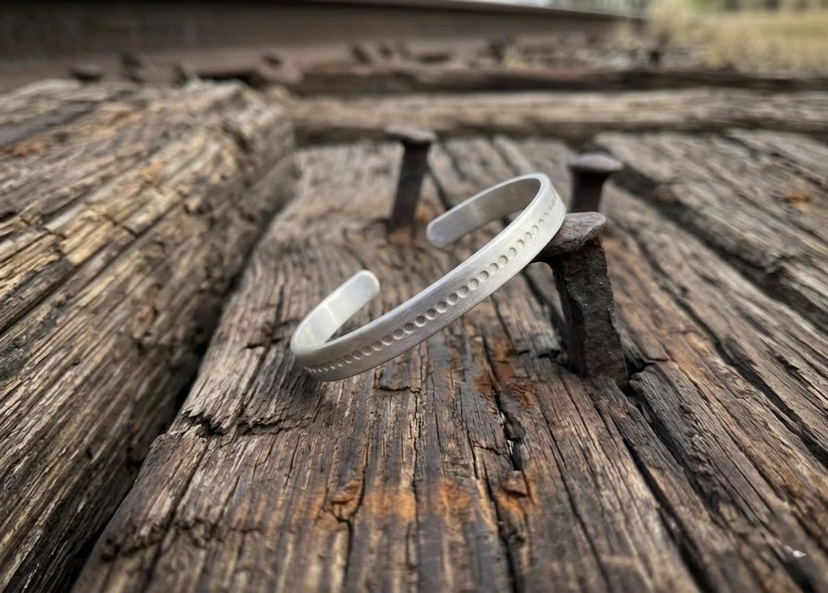Nekarot Cuff silver.png