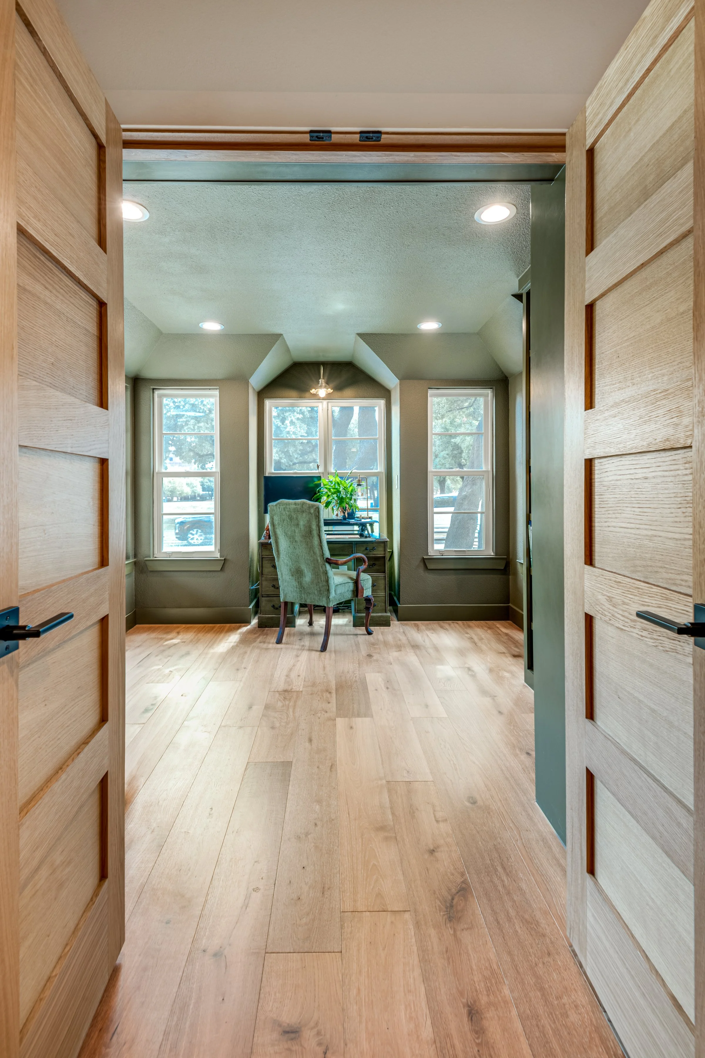luxury_remodel_dallas_office.jpg