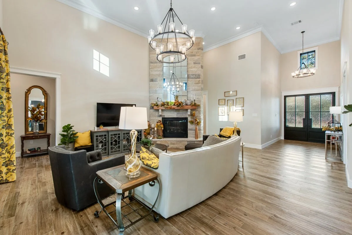 Living Room-2.jpg