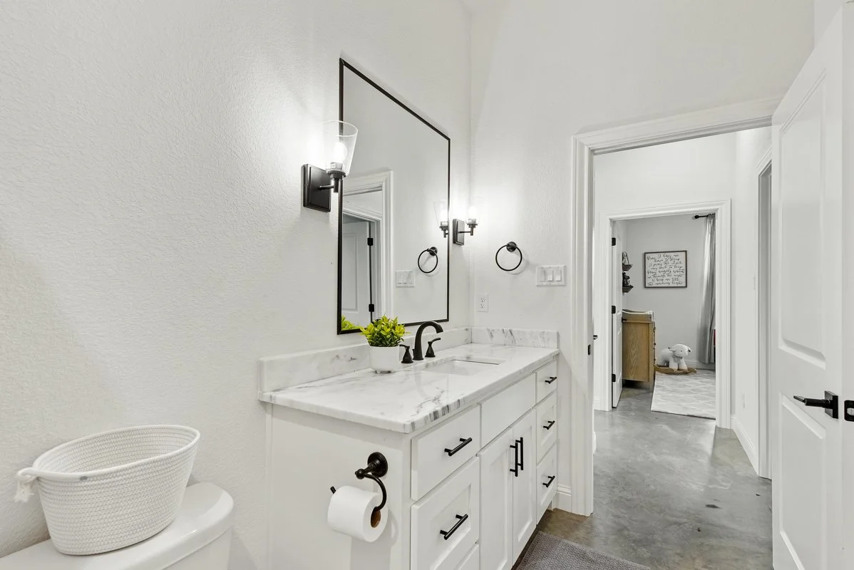 Secondary Bathroom.JPG