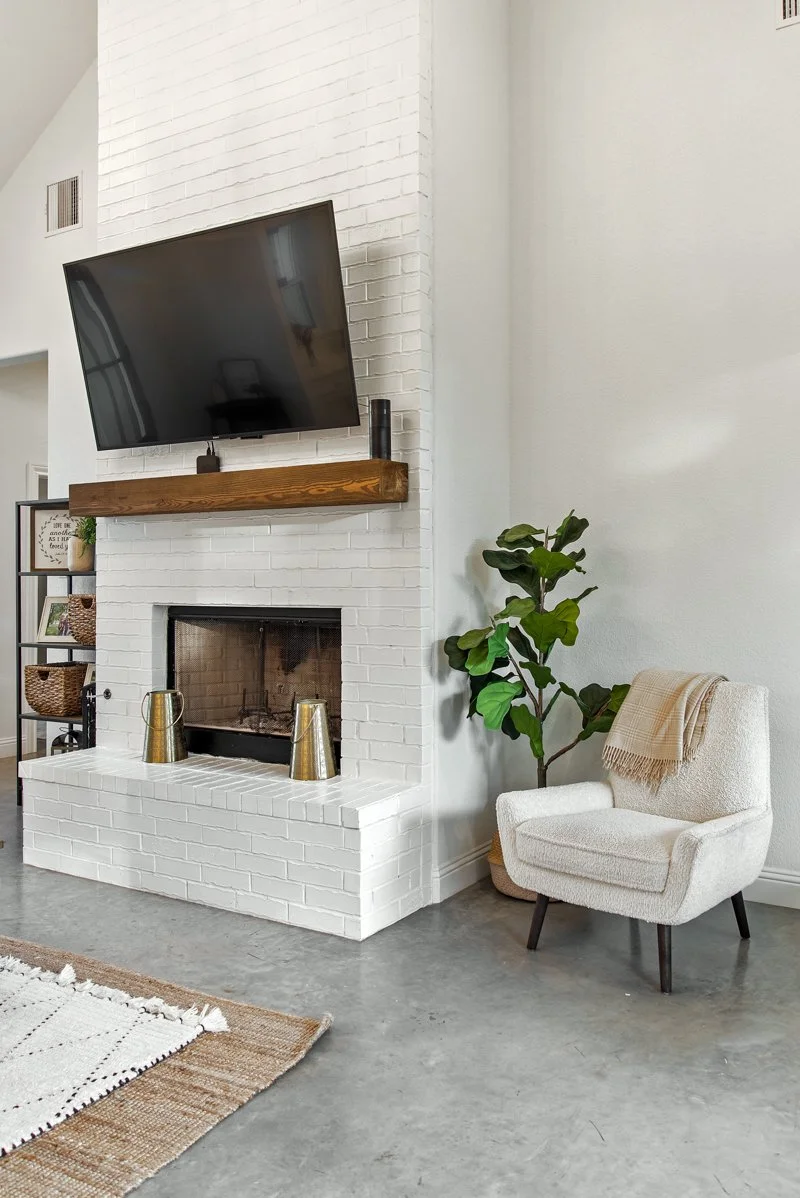 Living Room Detail-2.JPG