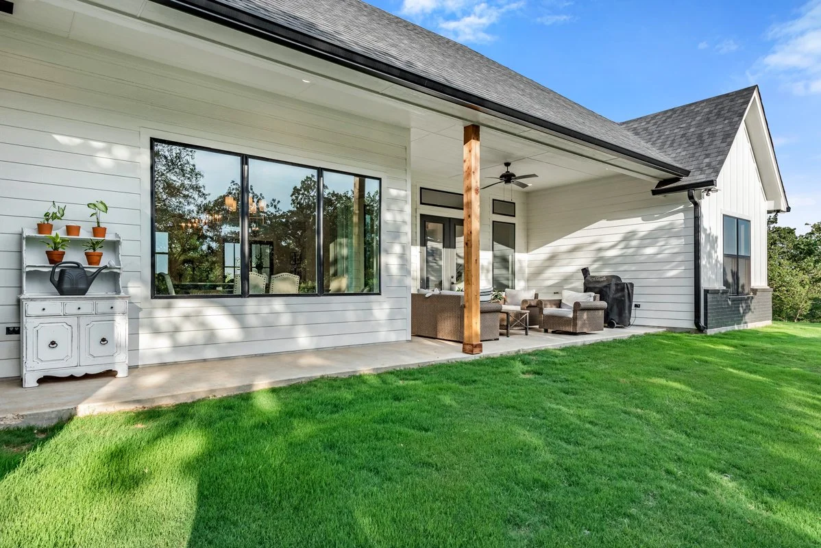Back Patio-2.JPG