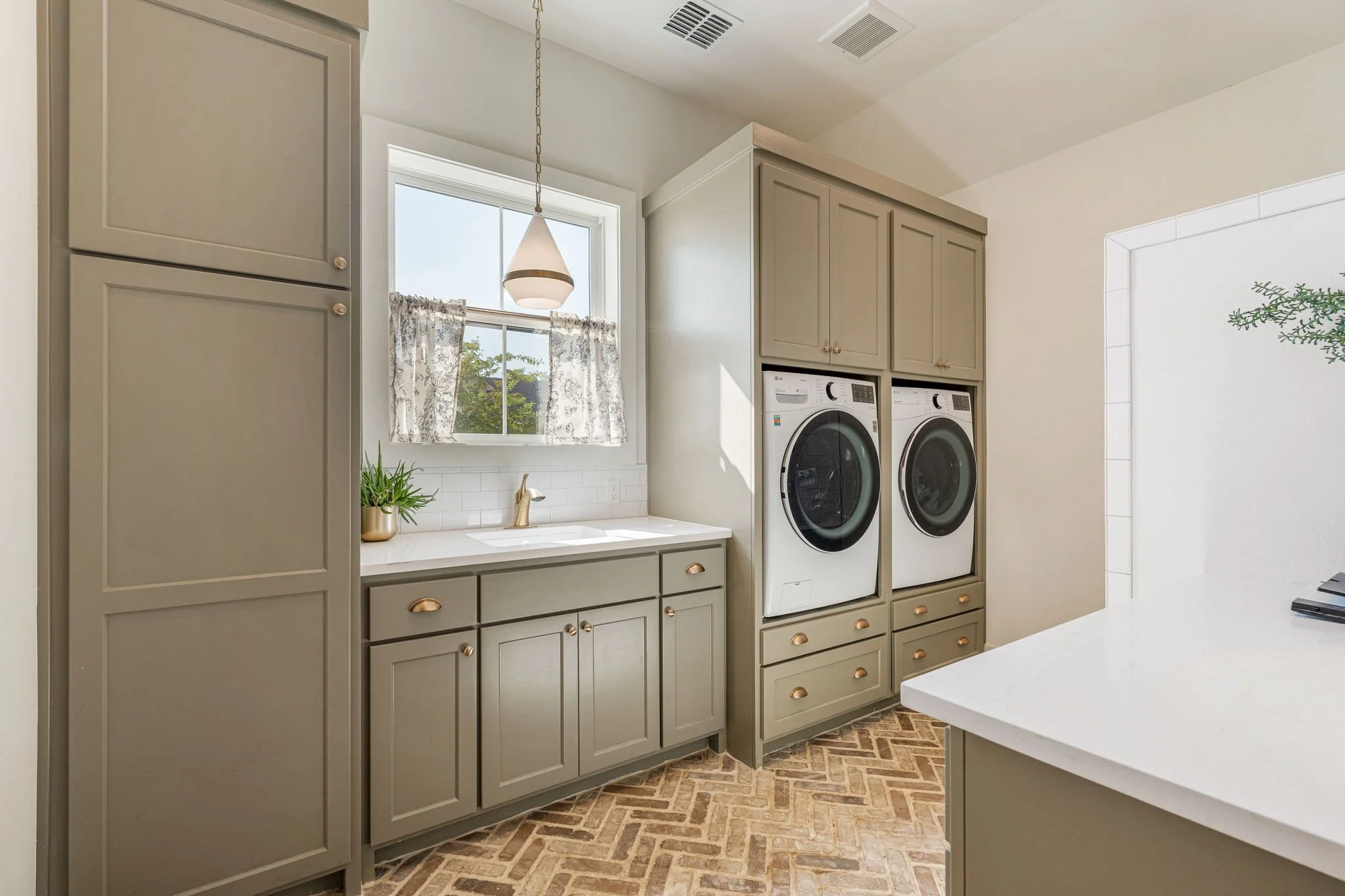 11-web-or-mls-Creekside-23.jpg