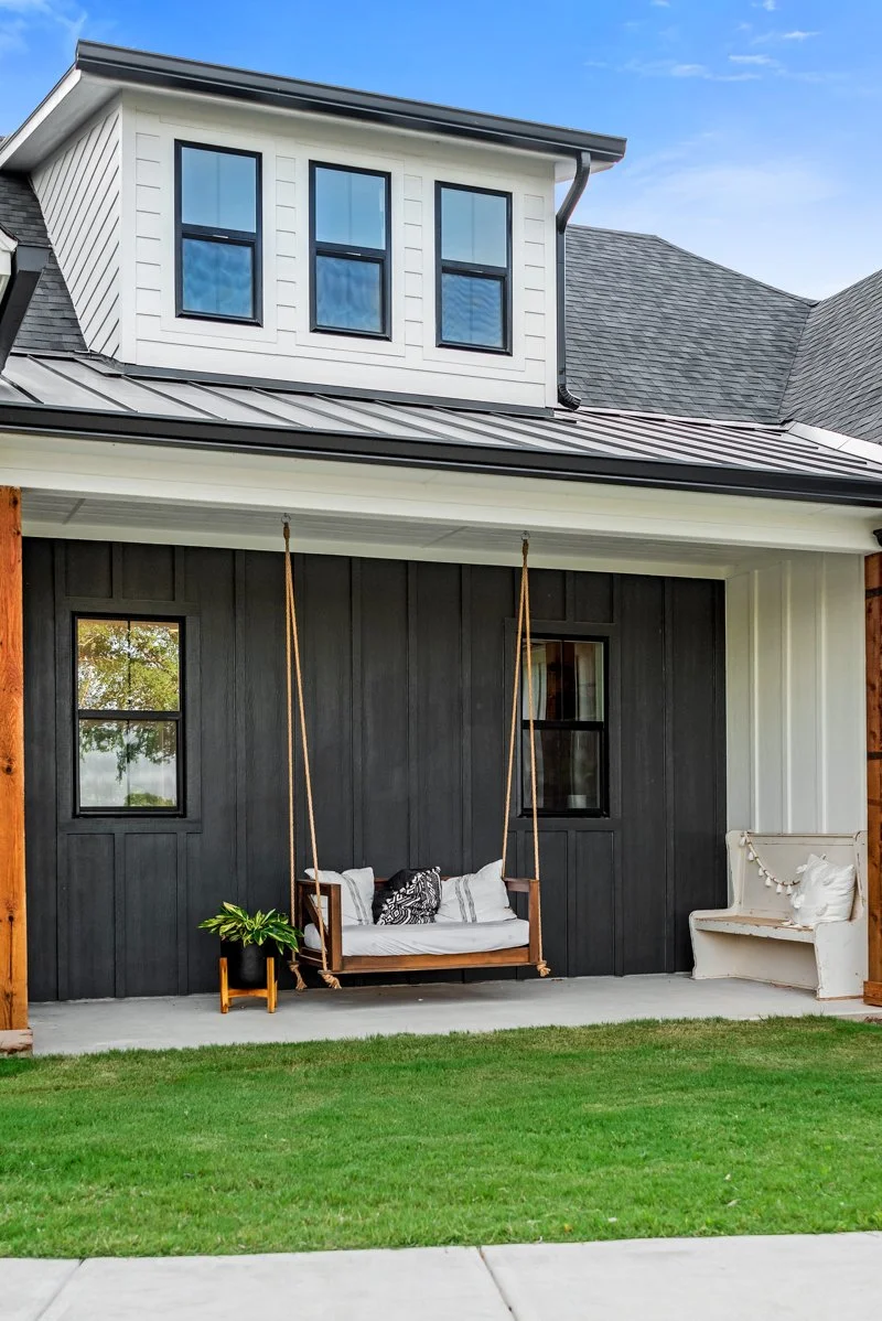 Front patio Detail.JPG
