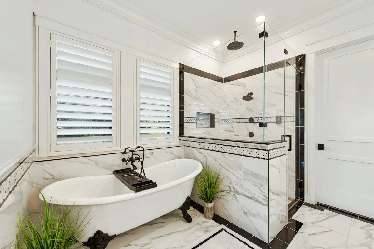 Main Bathroom.jpg