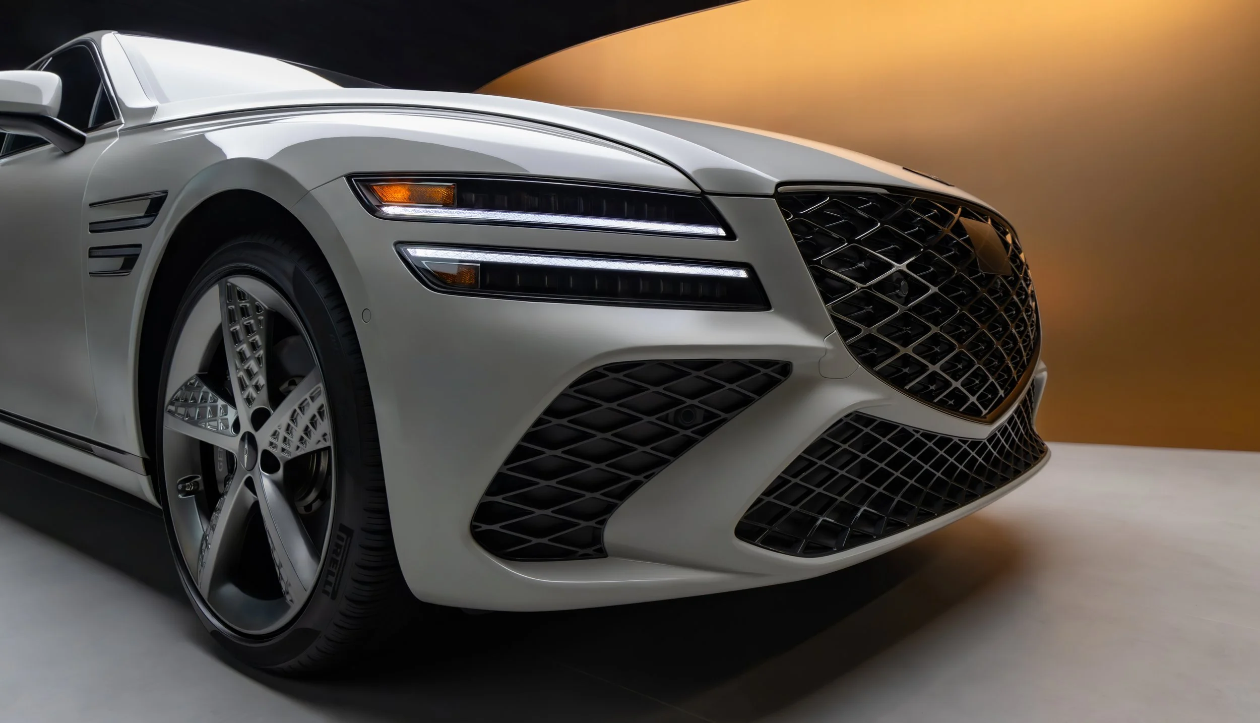 Genesis_G80_Saint-Laurent_-30.jpg