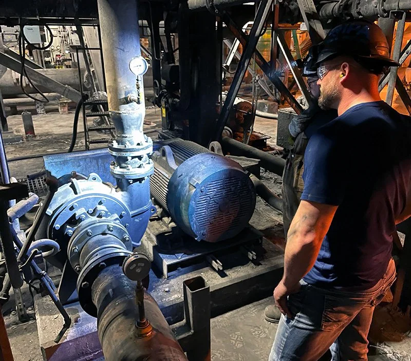 Servicing industrial pump