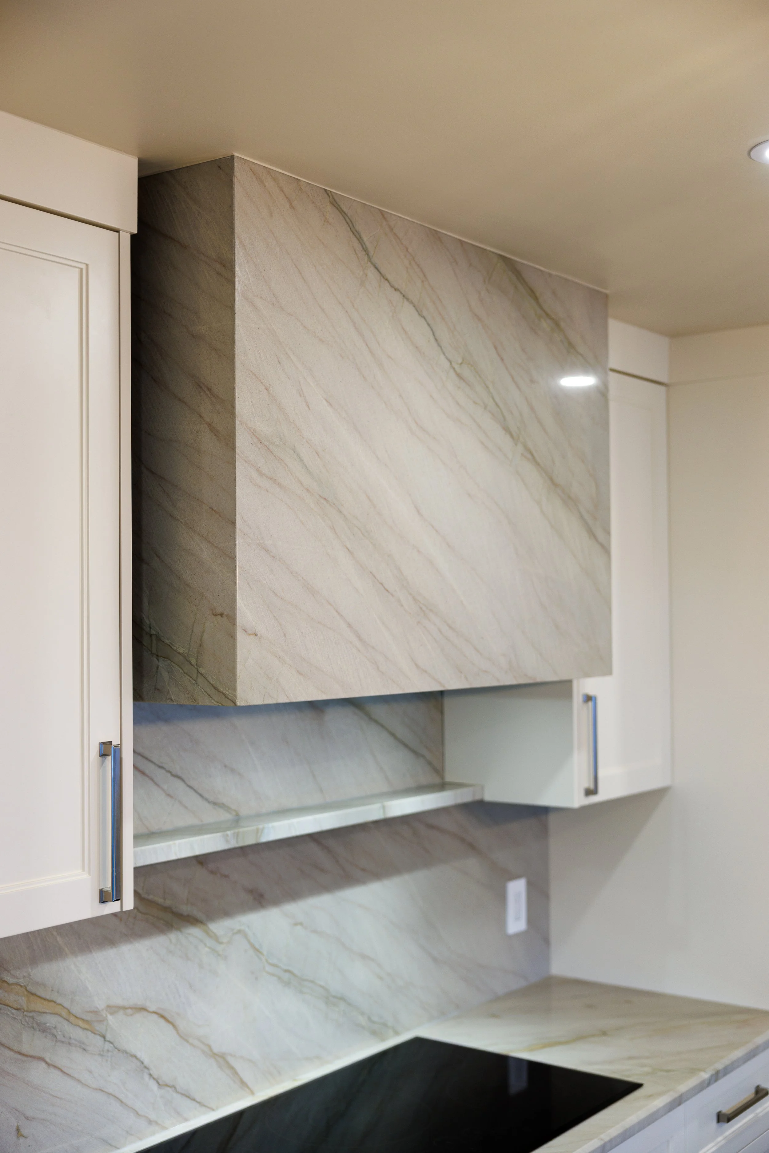 custom-kitchen-marble-backsplash.jpg.JPEG
