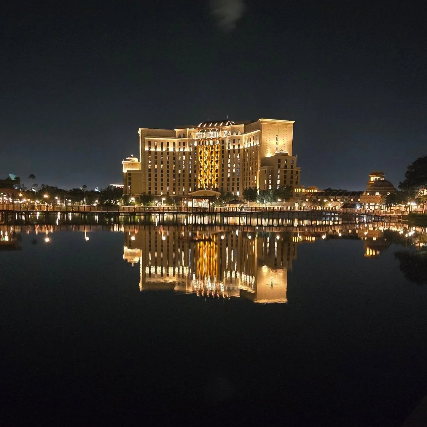 #coronadosprings at #waltdisneyworld is GORGEOUS at night.