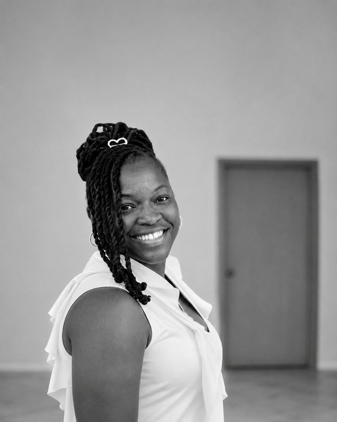 Tee Roberts Headshot