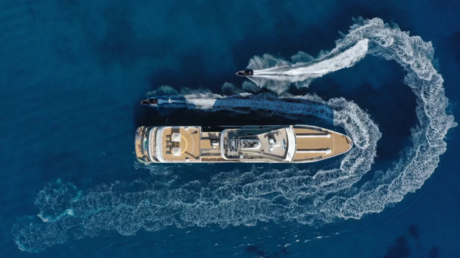M/Y AQUA LARES