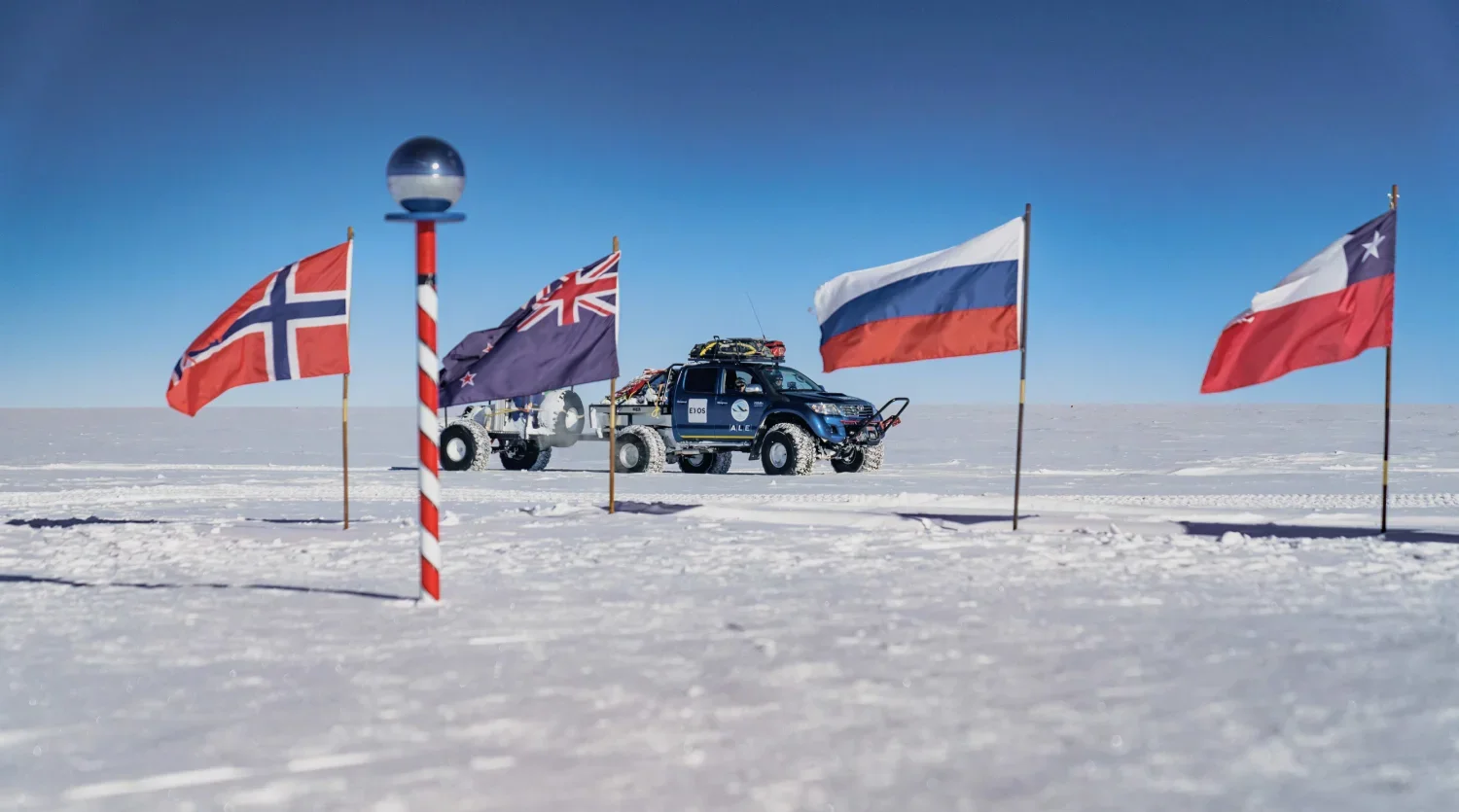 dmX_The Grand Traverse_Antarctica Expedition2.webp
