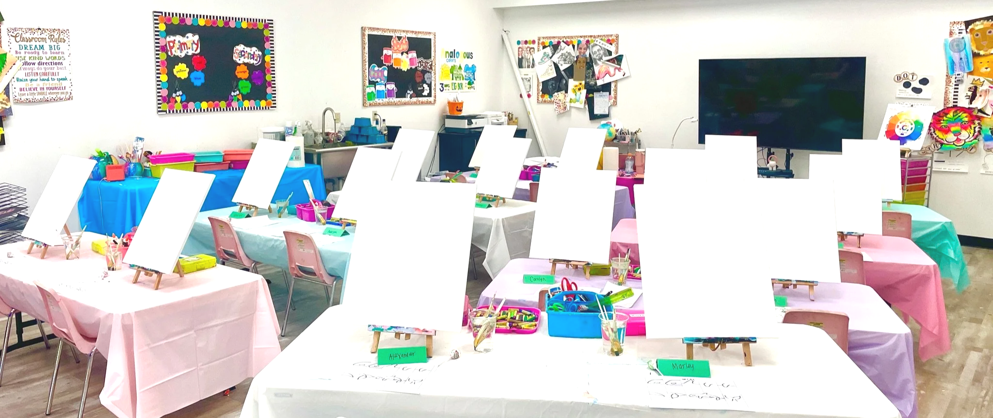 * Kids art class in Salt Lake City learning drawing and painting at Smartest Artist Studio