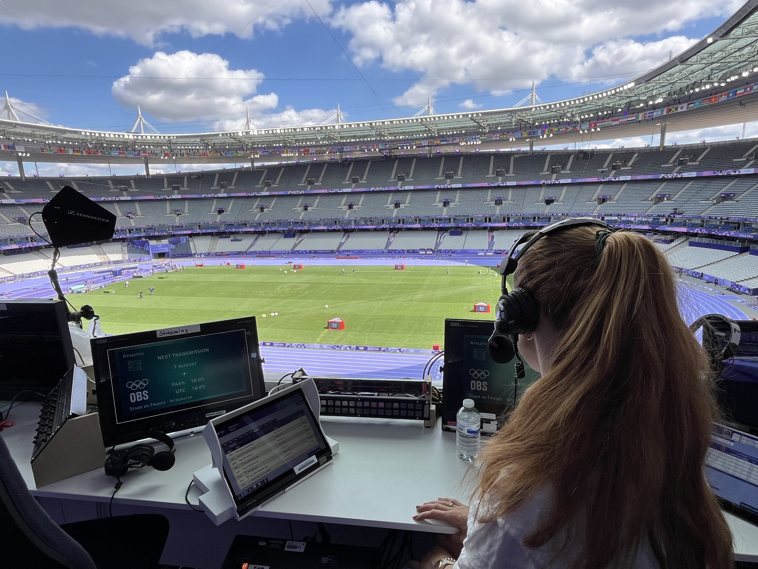 Alexandra Dersch, Moderatorin, Kommentatorin, ZDF, Leichtathletik, Curling, Para Ski Alpin, Skispringen, Sportstudio, TV-Kommentar, Livestream, Olympia