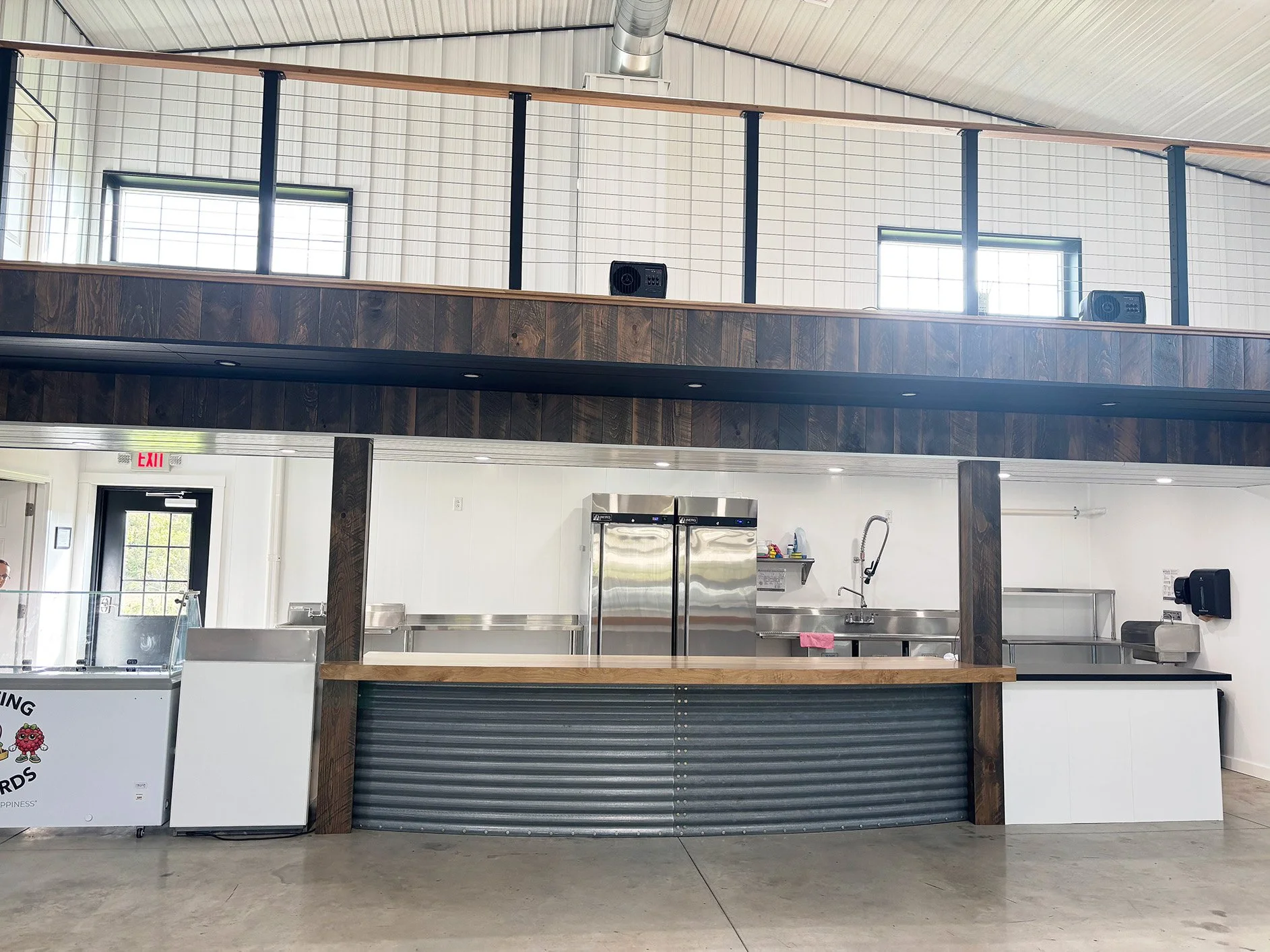 barn_inside-decor-8_001.jpg