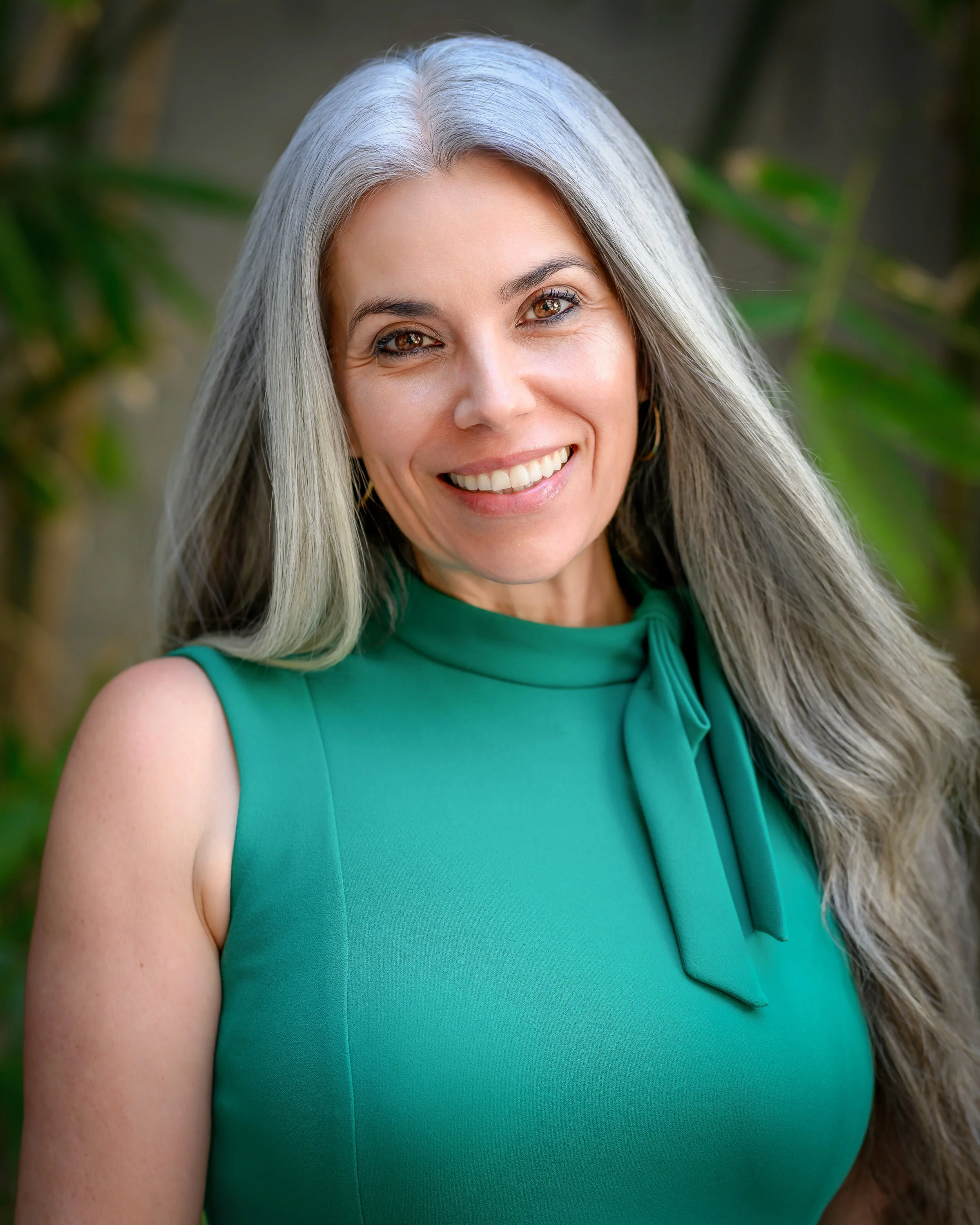 Professional head shot of female business executive in Los Angeles, California by Mike Harriel Photography