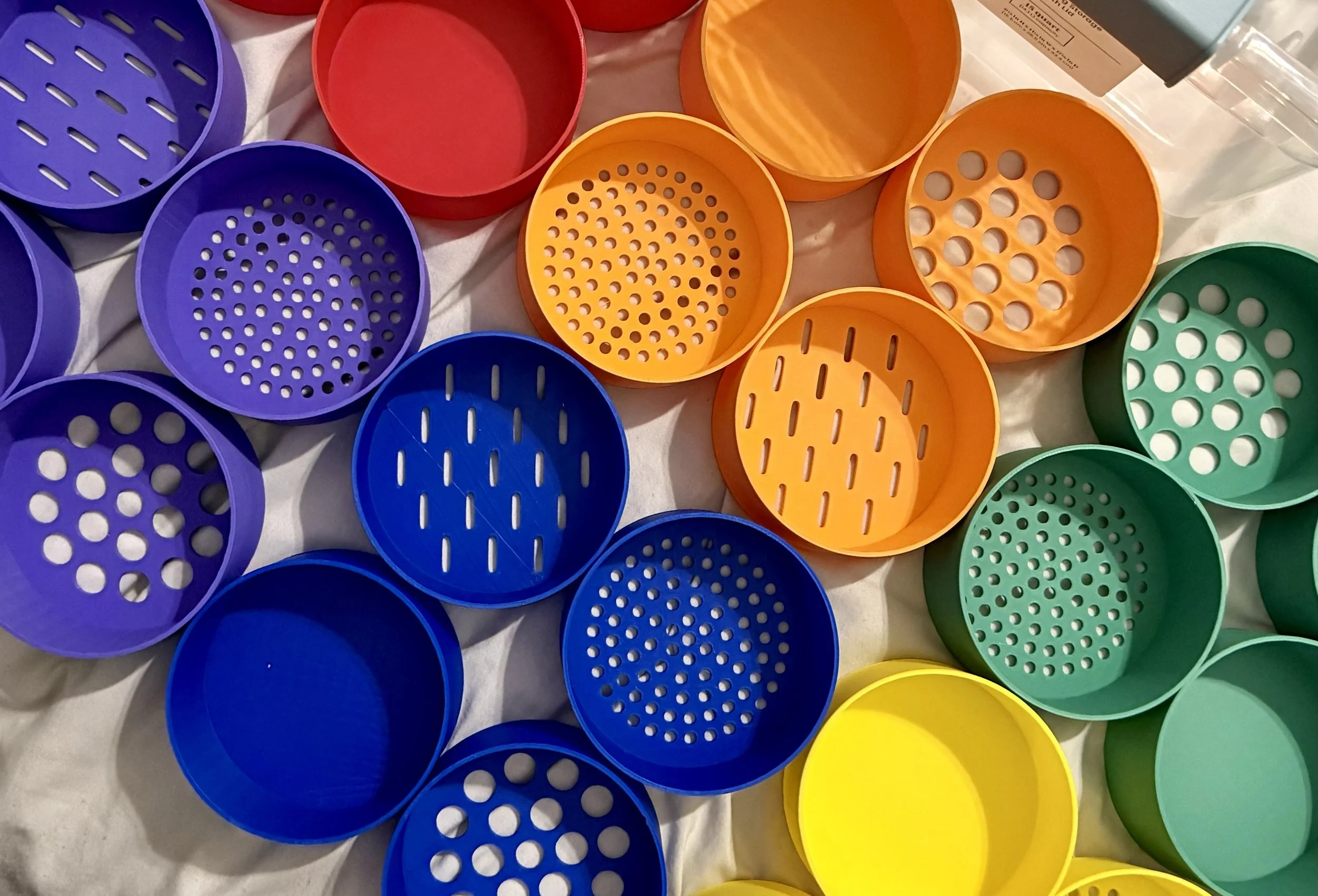 Colorful Sorting Cups