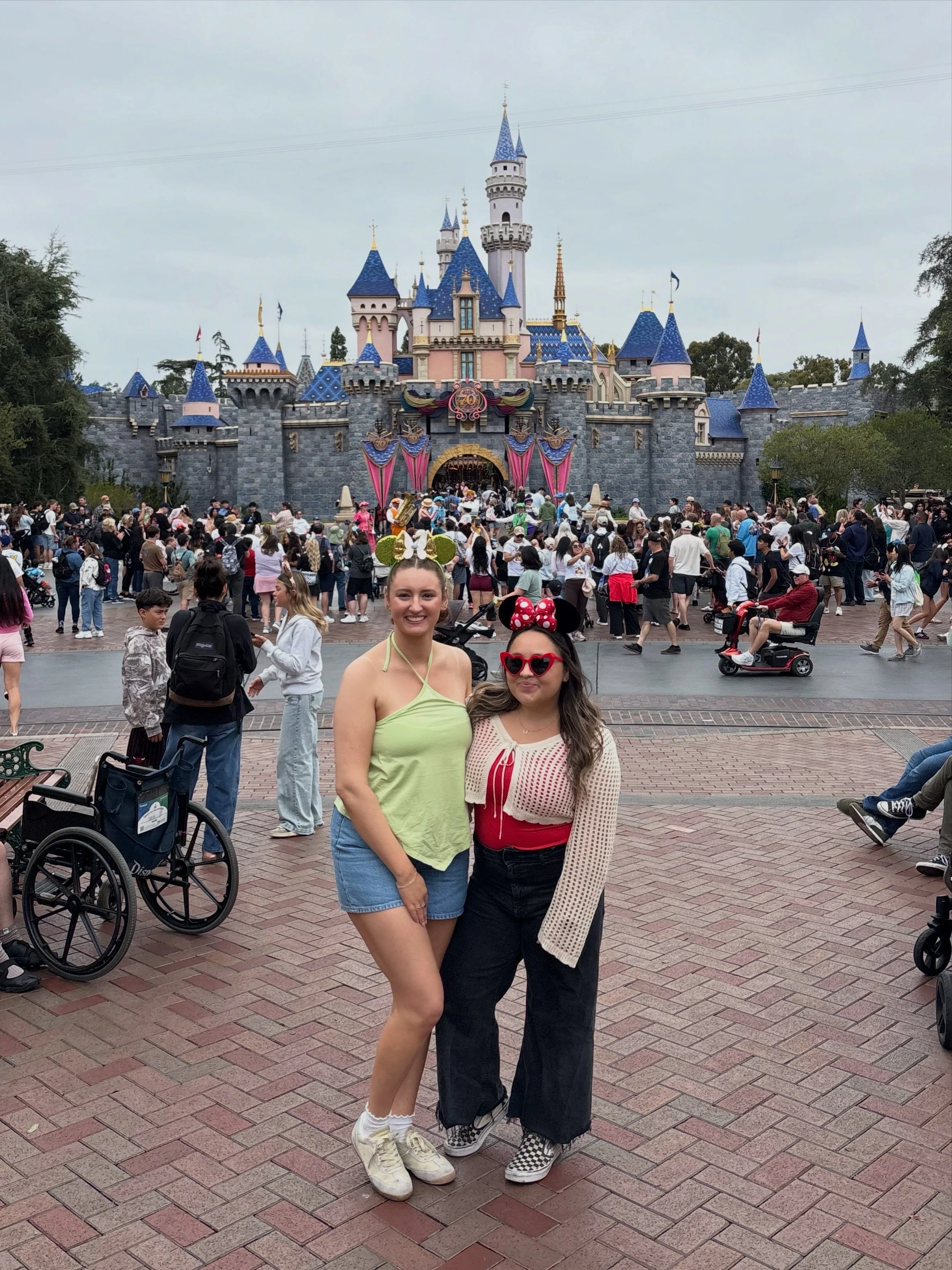 showing off our tans (and kindles) at the happiest place on earth✨ 
(featuring our husbands)

&mdash;&mdash;
#disneyland #spraytan #spraytansandiego #orangecounty #sandiego