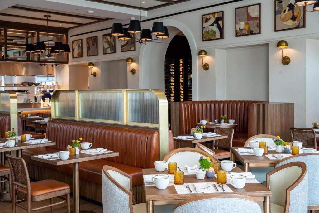 Restaurant1.jpg