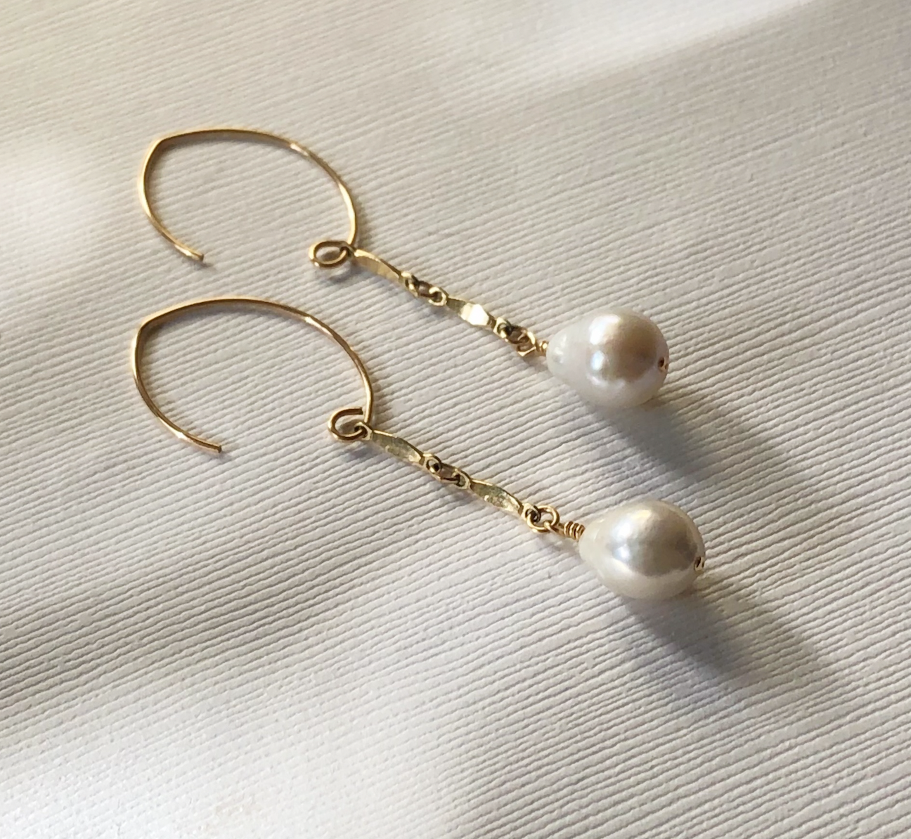 long pearl dangles.png