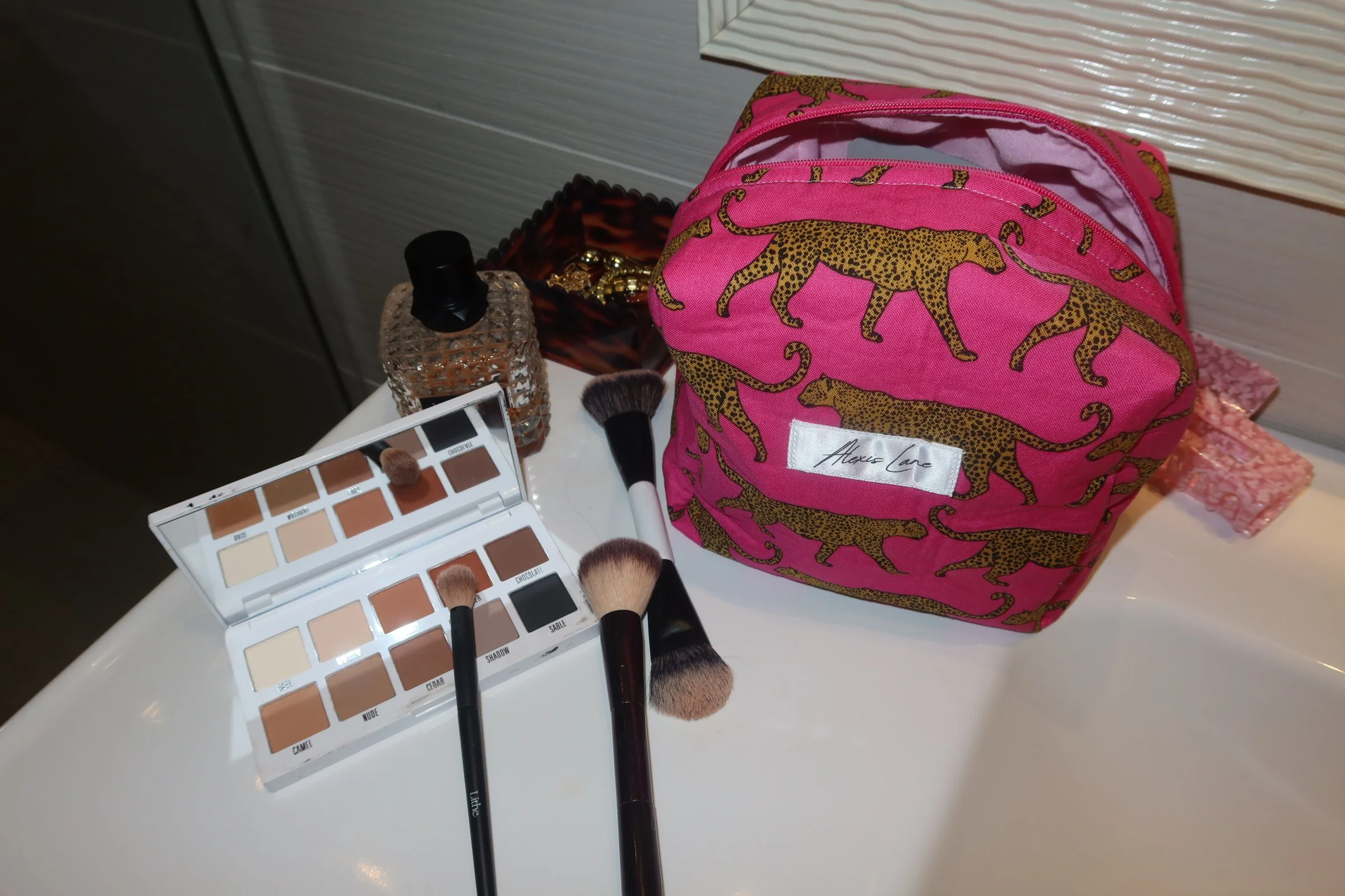 Everyday Essentials Makeup Bag - Purr-ty in Pink