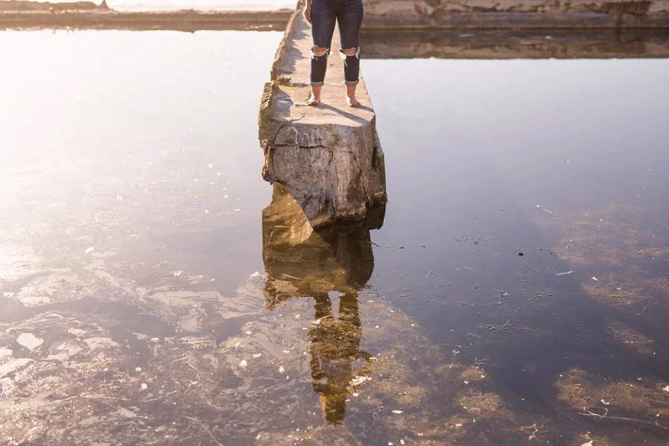 San-Francisco-Free-Spirited-Senior-Portrait-Photographer-Sutro-Baths-01.jpg