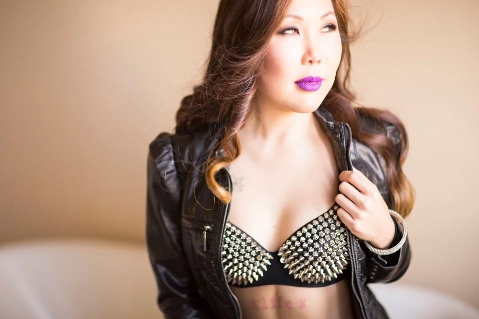 Classy-San-Francisco-Bay-Area-Adventurous-Boudoir-Photographer-07.jpg