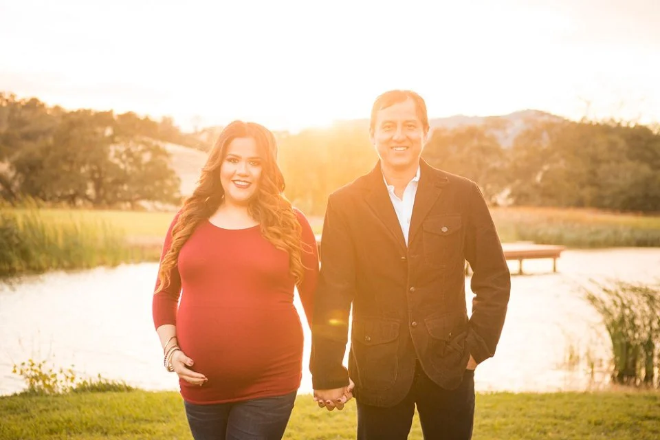 Sacramento-Rustic-Maternity-Photographer-Field-and-Pond-Winters-10.jpg