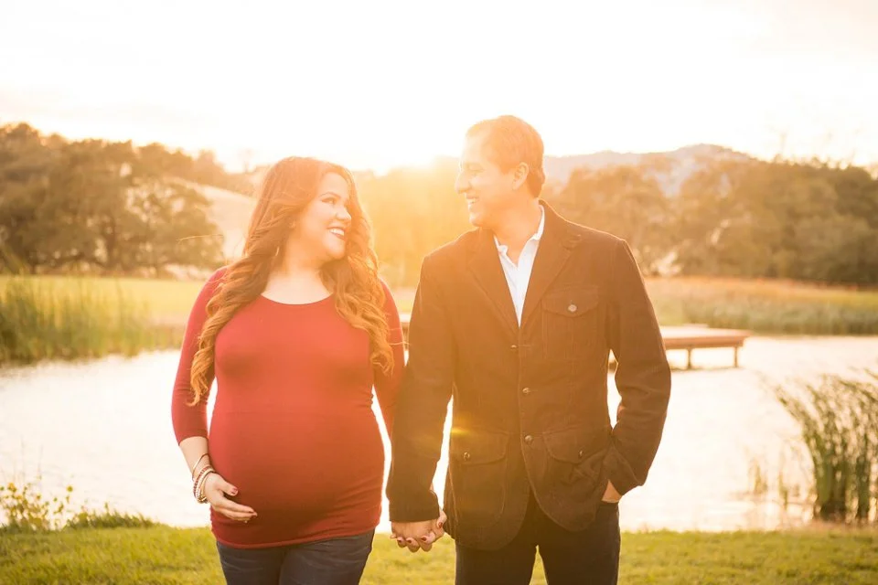 Sacramento-Rustic-Maternity-Photographer-Field-and-Pond-Winters-11.jpg
