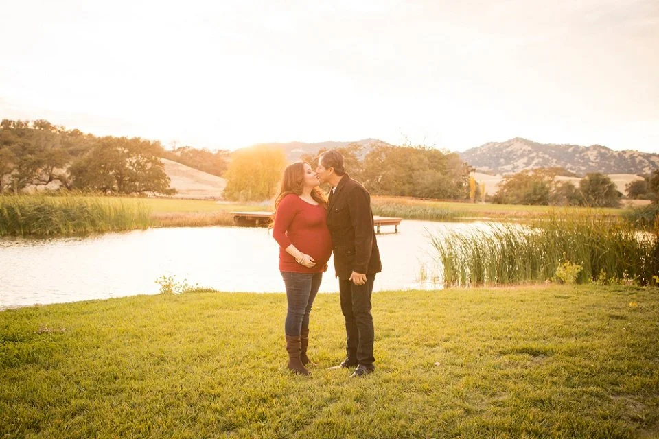 Sacramento-Rustic-Maternity-Photographer-Field-and-Pond-Winters-12.jpg