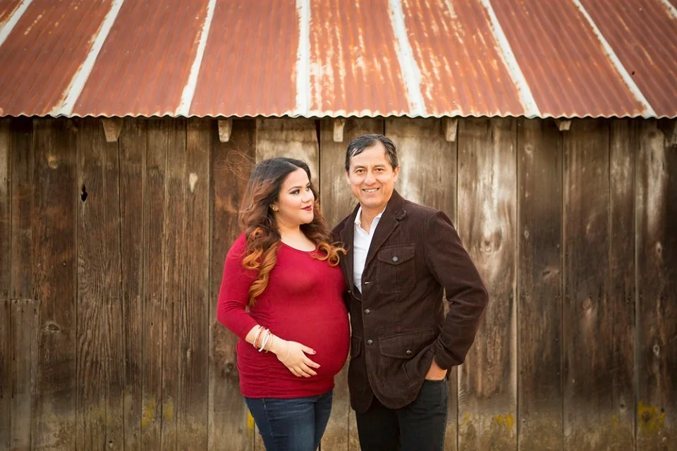 Sacramento-Rustic-Maternity-Photographer-Field-and-Pond-Winters-22.jpg
