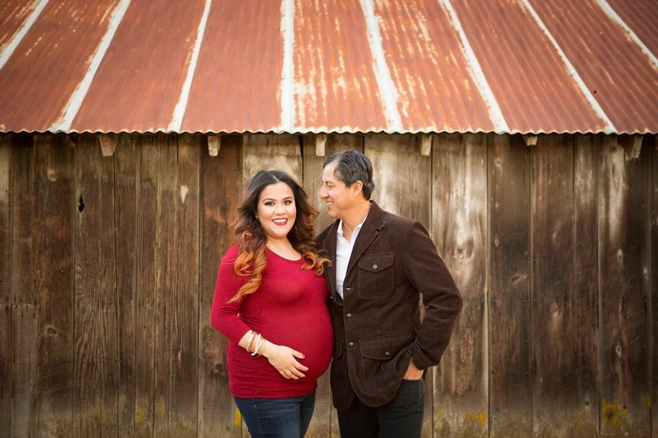 Sacramento-Rustic-Maternity-Photographer-Field-and-Pond-Winters-23.jpg