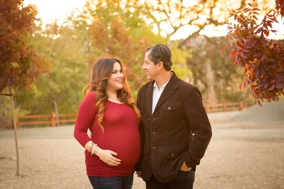 Sacramento-Rustic-Maternity-Photographer-Field-and-Pond-Winters-30.jpg