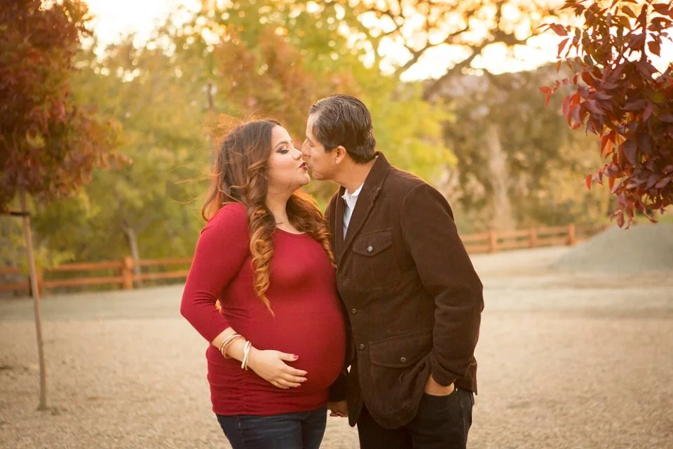 Sacramento-Rustic-Maternity-Photographer-Field-and-Pond-Winters-31.jpg