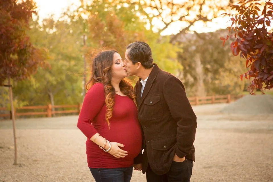 Sacramento-Rustic-Maternity-Photographer-Field-and-Pond-Winters-32.jpg
