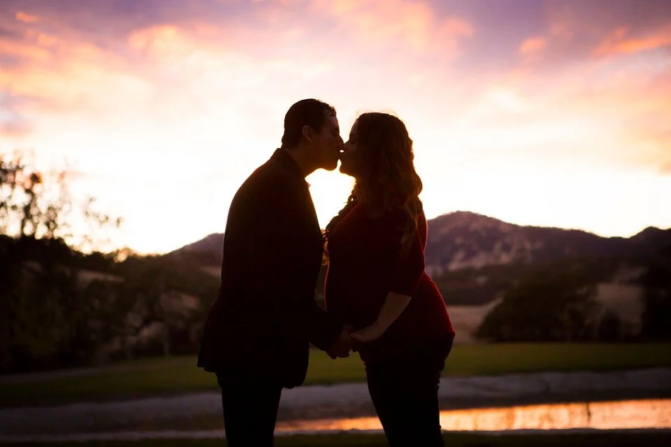 Sacramento-Rustic-Maternity-Photographer-Field-and-Pond-Winters-36.jpg