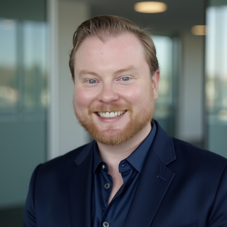 Damien Noyce Headshot 2.png